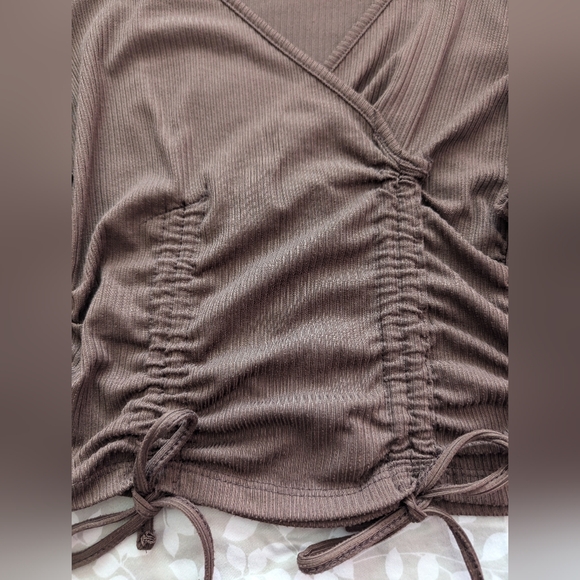 Long Sleeve Ruched Drawstring Top - Picture 2 of 3